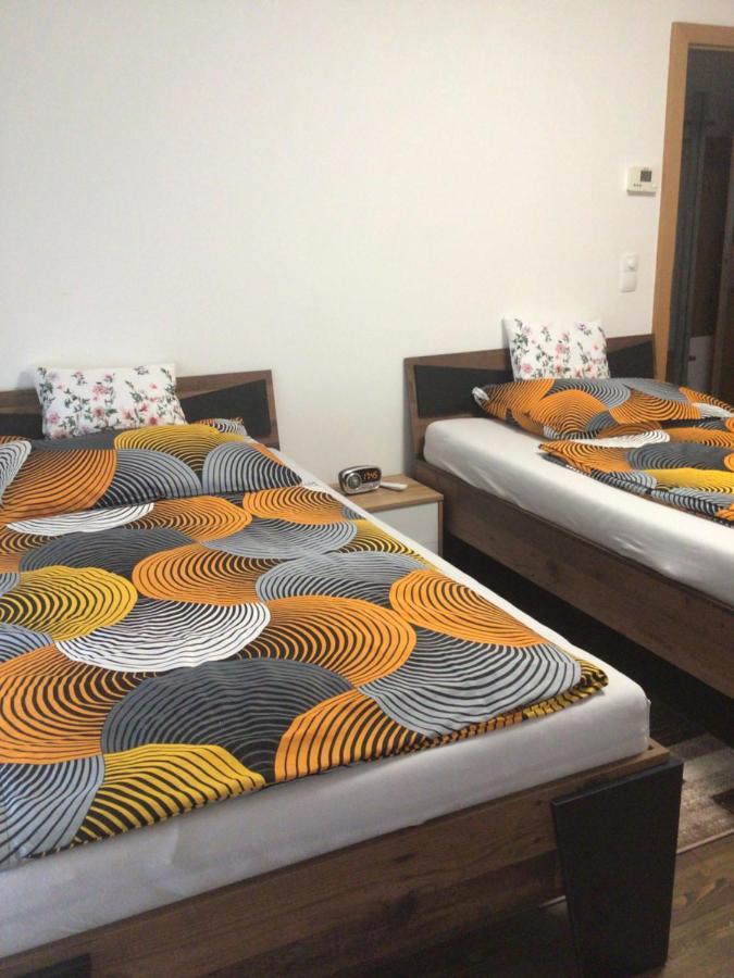 Nina Apartment Wiener Neustadt Extérieur photo